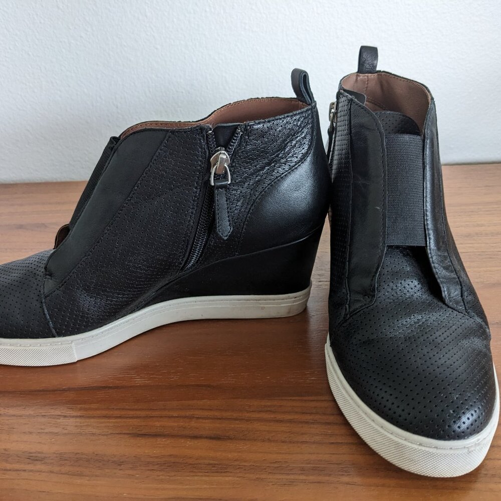 Linea Paolo Black Leather Wedge Sneaker Sz 8